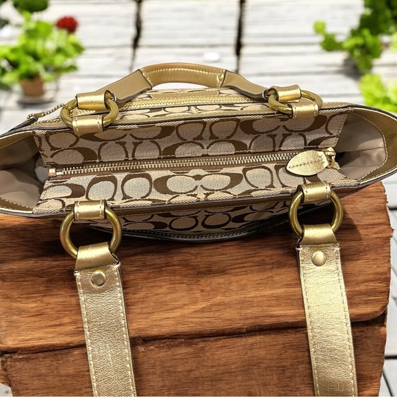 Coach Penelope Signature Jacquard Tote Bag Carryall W/ Original Dust Bag EUC - Picture 8 of 14